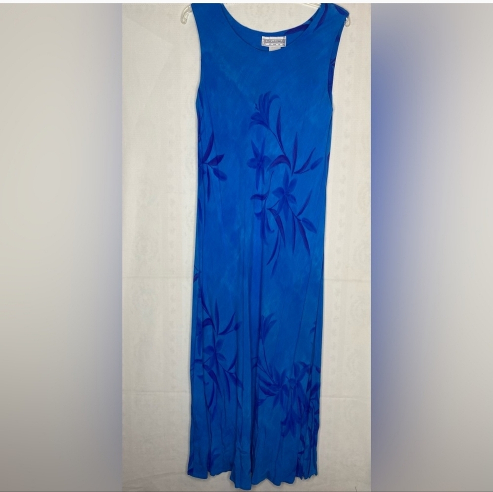Jessica Howard Woman Blue Floral Maxi Dress - 22